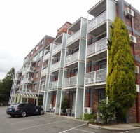 Adina Place Motel Apartments - Australia Accommodation