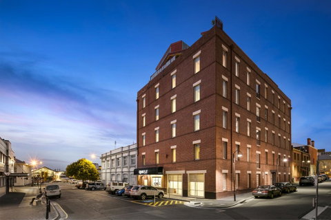 Hobart Waterfront Apartments - Australia Accommodation 4