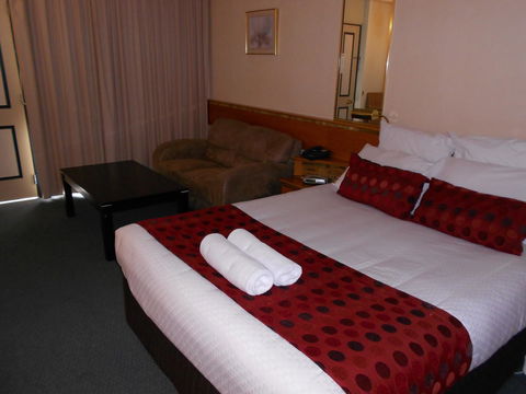Commodore Regent - Australia Accommodation 32