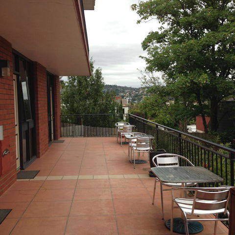 Commodore Regent - Australia Accommodation 11