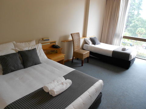 Commodore Regent - Australia Accommodation 36