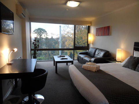 Commodore Regent - Australia Accommodation 28
