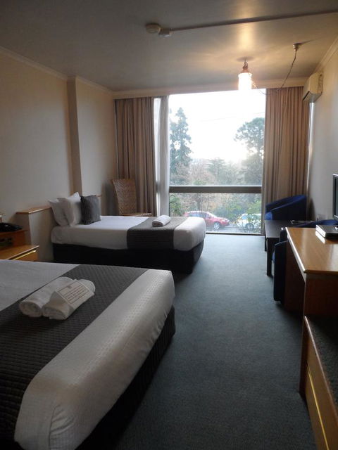 Commodore Regent - Australia Accommodation 14
