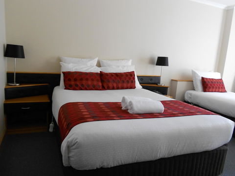 Commodore Regent - Australia Accommodation 7