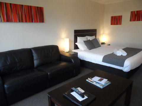 Commodore Regent - Australia Accommodation 6