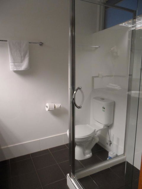 Commodore Regent - Australia Accommodation 20