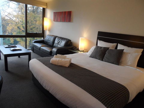 Commodore Regent - Australia Accommodation 0