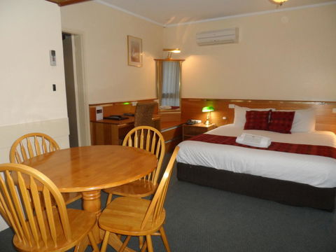 Commodore Regent - Australia Accommodation 29