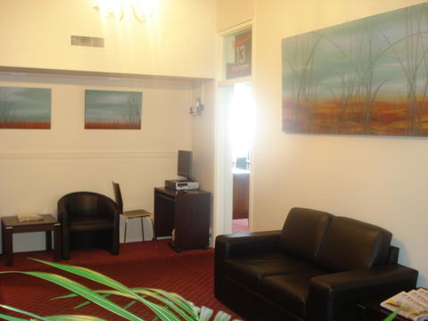 Commodore Regent - Australia Accommodation 33