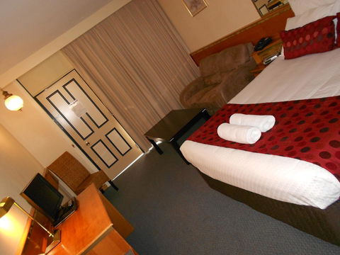 Commodore Regent - Australia Accommodation 3