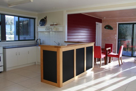 Mermaids Of Bicheno - Australia Accommodation 5