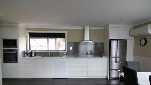SEA EAGLE COTTAGE Amazing Views Of Bay Of Fires - Australia Accommodation 7