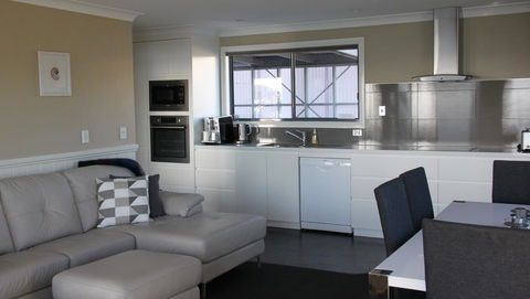 SEA EAGLE COTTAGE Amazing Views Of Bay Of Fires - Australia Accommodation 23