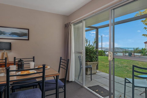 Bay View Villas - Australia Accommodation 8