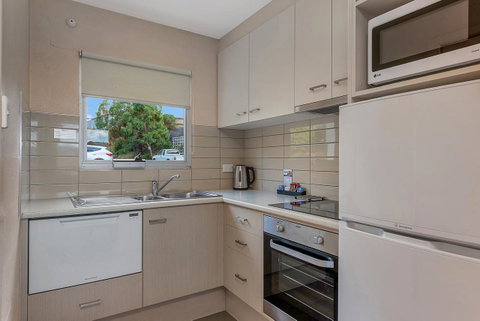 Bay View Villas - Australia Accommodation 35
