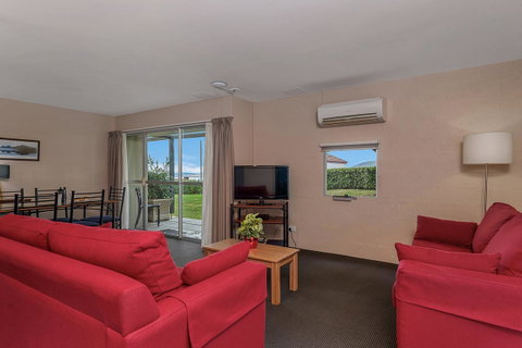 Bay View Villas - Australia Accommodation 7