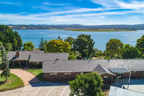 Tamar House - Australia Accommodation 4