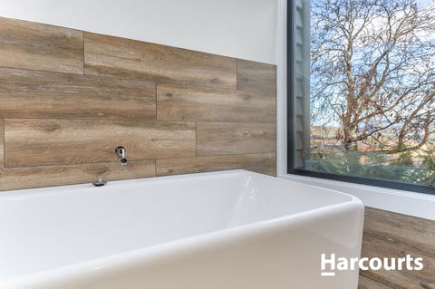 The WeareHouse In Deloraine - Australia Accommodation 18