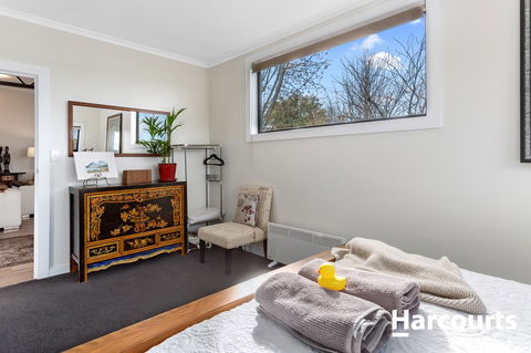 The WeareHouse In Deloraine - Australia Accommodation 19