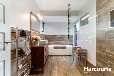 The WeareHouse In Deloraine - Australia Accommodation 14