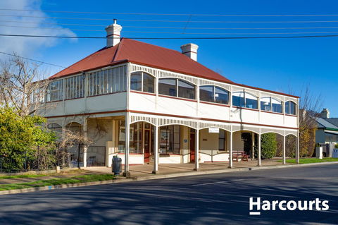 The WeareHouse In Deloraine - Australia Accommodation 1