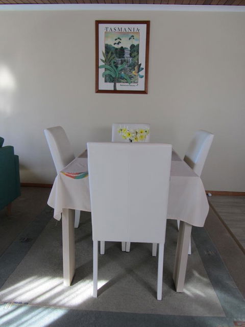 Elm Trees Accommodation @ Ross - Australia Accommodation 14