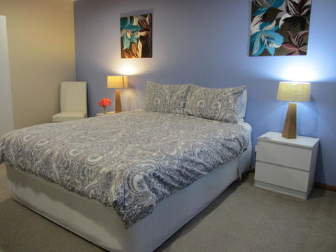 Elm Trees Accommodation @ Ross - Australia Accommodation 0