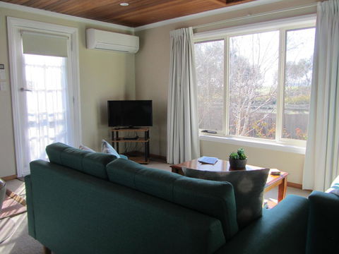Elm Trees Accommodation @ Ross - Australia Accommodation 15