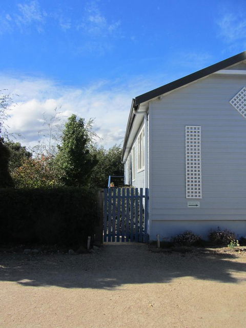 Elm Trees Accommodation @ Ross - Australia Accommodation 3