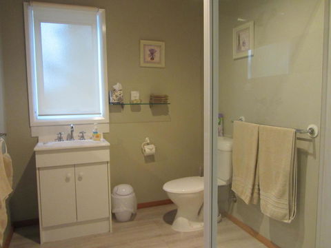 Elm Trees Accommodation @ Ross - Australia Accommodation 10