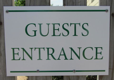 Elm Trees Accommodation @ Ross - Australia Accommodation 8