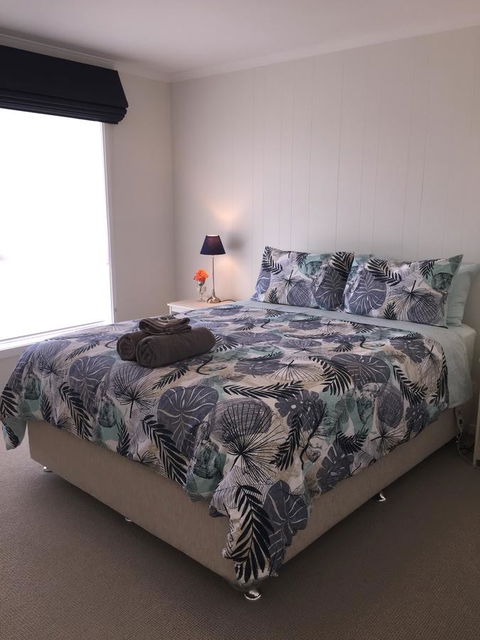 Swansea Beach House Oceanfront - Australia Accommodation 14