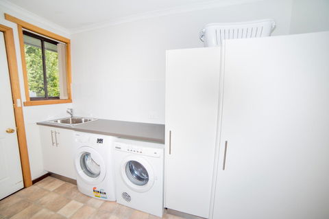 Swansea Beach House Oceanfront - Australia Accommodation 18