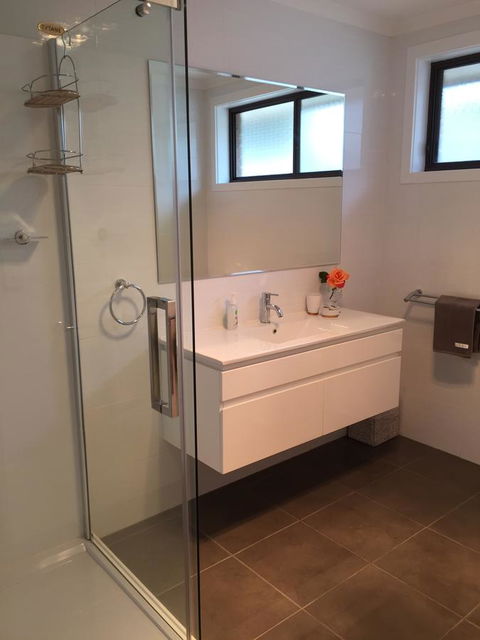 Swansea Beach House Oceanfront - Australia Accommodation 7