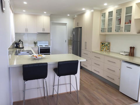 Swansea Beach House Oceanfront - Australia Accommodation 12