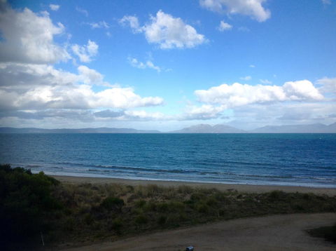 Swansea Beach House Oceanfront - Australia Accommodation 9