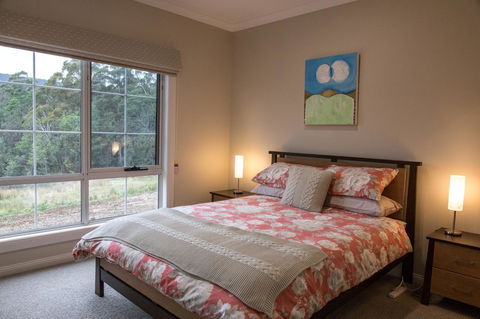 Mountain Blue Guest House - Australia Accommodation 16