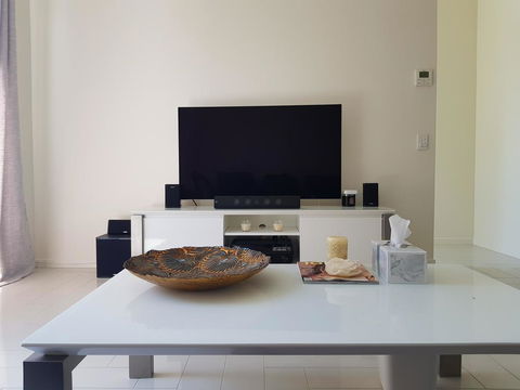 New Spacious Beachside Townhouse - Australia Accommodation 2