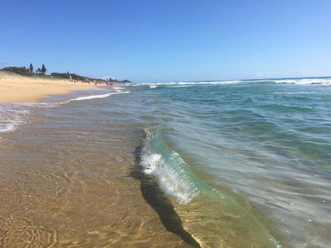 NEW UPMARKET COMFORTABLE 2 Bed, 2 Bath, OCEAN VIEWS, 250m To BUDDINA BEACH! - Australia Accommodation 0