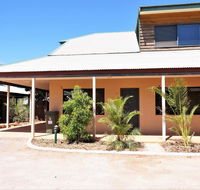 Ningaloo Breeze Villa 2 - 3 Bedroom Fully Self-Contained Holiday Accommodation - Australia Accommodation