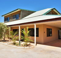 Ningaloo Breeze Villa 3 - 3 Bedroom Fully Self-Contained Holiday Accommodation - Australia Accommodation