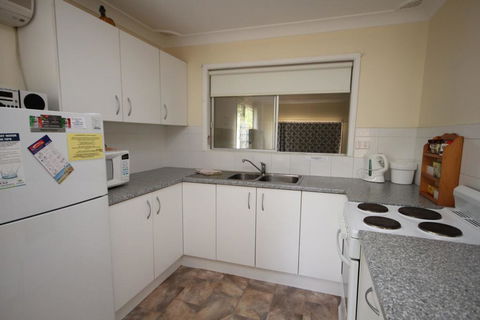 NORTH HAVEN SEA BREEZE - 9 David Campbell St , North Haven - Australia Accommodation 0