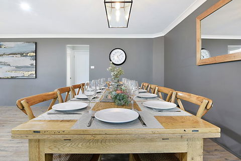 Nulkaba House  -  Sleeping In Style - Australia Accommodation 1