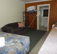 Oakridge Motel Tourist Park - Australia Accommodation