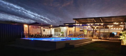 Oasis Newman - Australia Accommodation 1