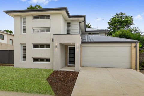 OCEAN BREEZE Family Home - Australia Accommodation 0