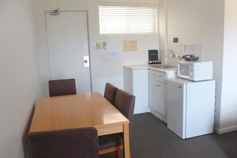 Oceanside Hawks Nest - Australia Accommodation 2