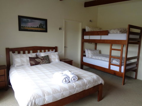 Off Mountain Accommodation - Australia Accommodation 2