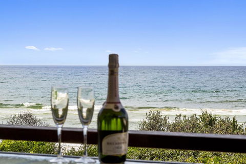 On The Beach At Hastings Point - Australia Accommodation 2