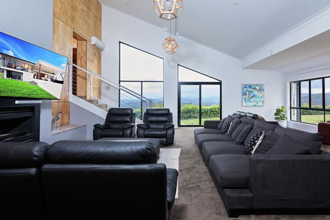 On Top Of The World - Australia Accommodation 2